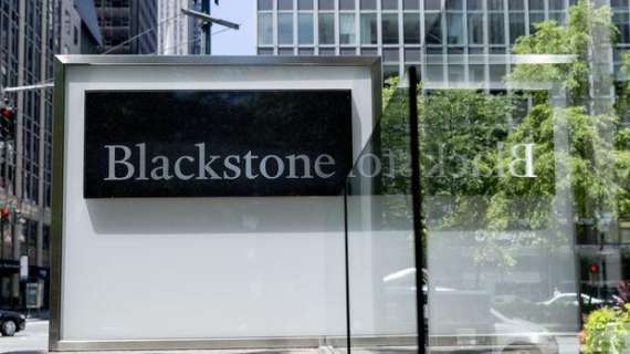 Nella corsa alla media company irrompe Blackstone: offerta di 400 mln