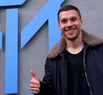 Podolski già carico: gran gol in partitella per lui