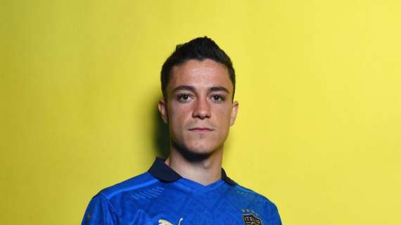 Raspadori e la passione per le maglie: "Ho sempre cercato quelle dei miei idoli come Lukaku e Lautaro"