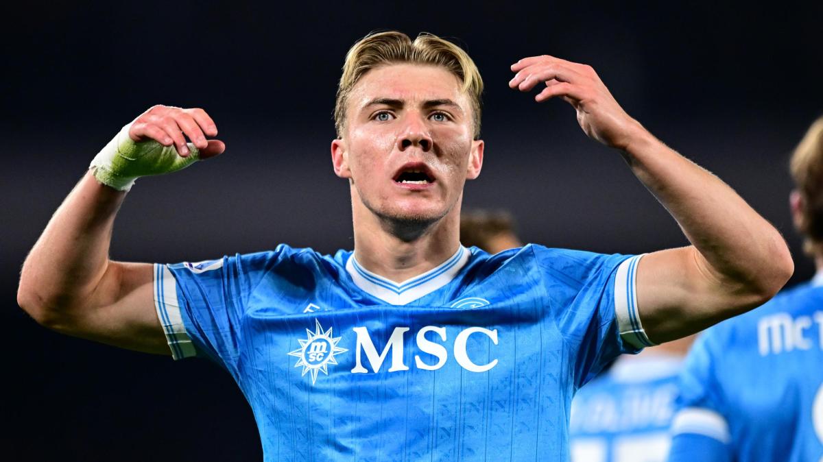 Hojlund lancia il Napoli in vetta, contro sorpasso all’Inter: Juve ko 2-1 