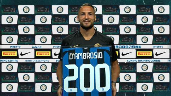 FOTO - L'Inter applaude D'Ambrosio per le 200 presenze in nerazzurro