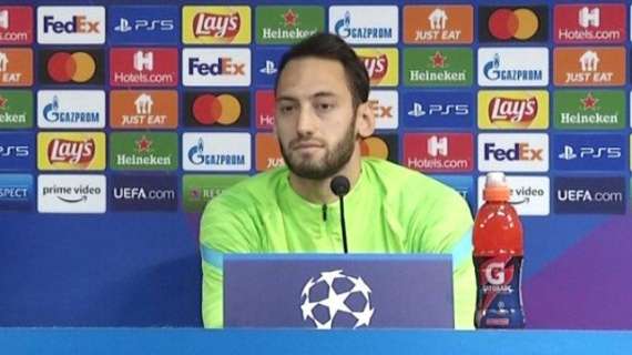 Calhanoglu: "Migliorato grazie a Inzaghi. Liverpool? In campo con personalità, sono pronto"