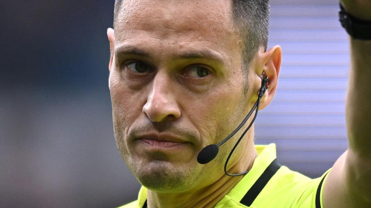 Lo strano caso di Mariani: fermato in Serie A, la UEFA gli affida PSG-Bayern Monaco in Champions