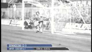 VIDEO - LA PARTITA DEL GIORNO - 13/10/1974 - Bonimba-day, quatripletta al Cagliari! Gol in tutti i modi!