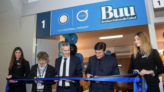 Zanetti taglia il nastro del nuovo Sky Box di San Siro destinato al progetto Football Therapy