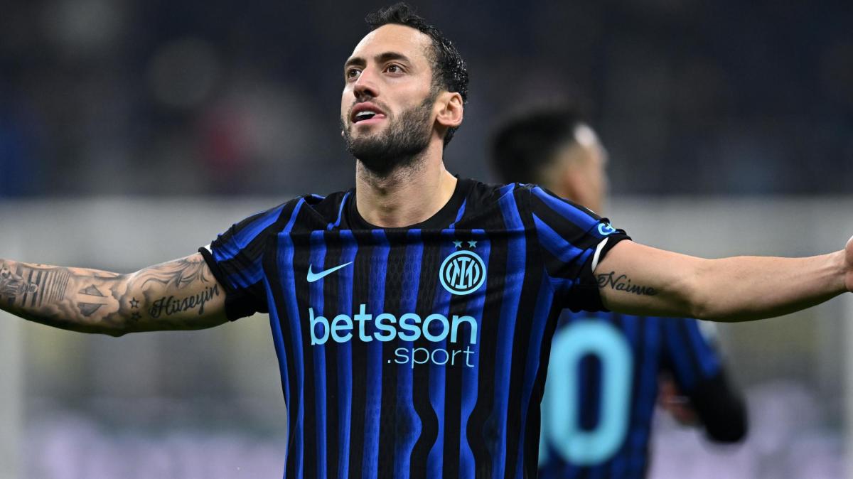 TS - Calhanoglu-Inter, rinnovo o cessione: due club pronti all'assalto. Marotta e Ausilio hanno già pronto l'erede 