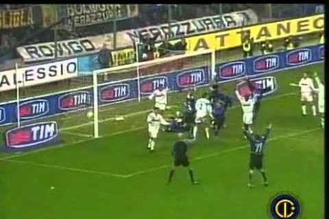 Toldo ricorda a suo modo l'1-1 con la Juve del 2002