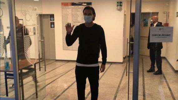 VIDEO - Darmian, la giornata interista va avanti: tappa al Coni per continuare le visite 