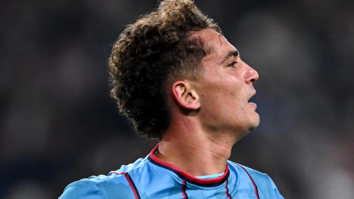 Cagliari, Pisacane contento di Esposito: "Gran momento in zona gol, deve continuare così"