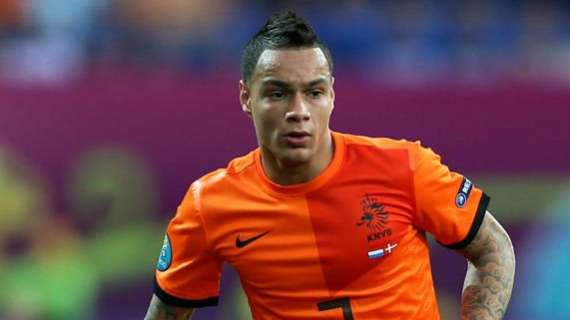 Ag. Van der Wiel: "Era vicinissimo all'Inter, poi..."