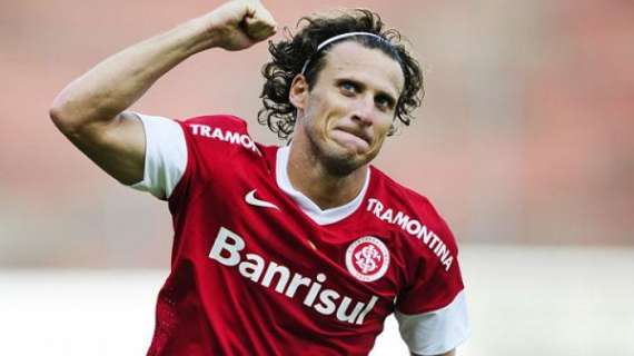 Forlan: "Ritirarmi? Mai detto! Arrivo fino a 40 anni e..."