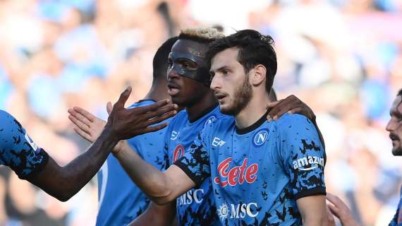 Il Napoli fa tredici: 4-0 al Sassuolo con tripletta di Osimhen e il solito Kvaratskhelia