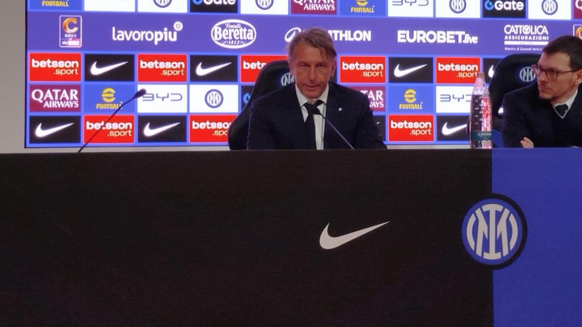 Vecchi in conferenza: "Quando siamo andati sotto ognuno pensava a giocare per sé. Ci aspettavamo una partita diversa"