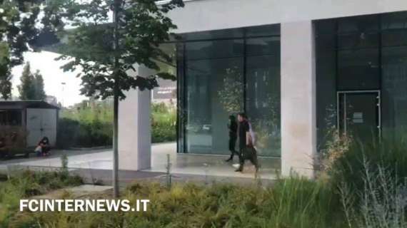 VIDEO - Il patron del Basilea lascia la sede nerazzurra dopo il summit