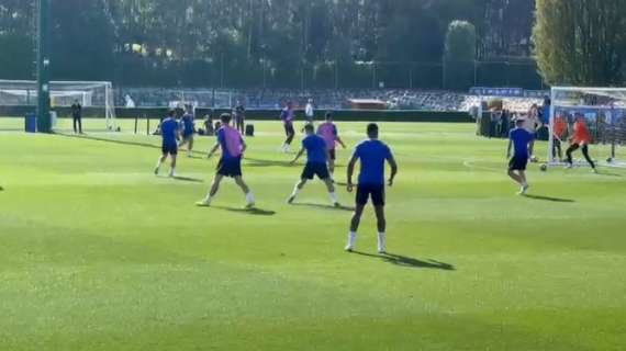 VIDEO - Tutti in gruppo per il primo allenamento settimanale. Inzaghi carico, si respira consapevolezza