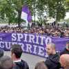 Tra cori, fumogeni e voglia di finale: la Curva Fiesole ha caricato la Fiorentina