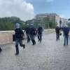 EUROPEO, Minaccia la polizia con un'ascia. Ora in gravi condizioni