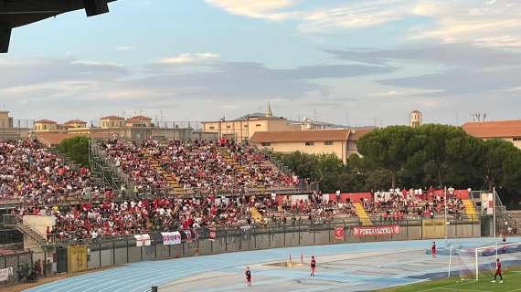 DA GROSSETO, Cori contro un membro dello staff viola