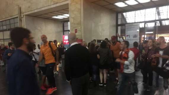 FOTO FV, L'arrivo della Roma alla stazione di SMN