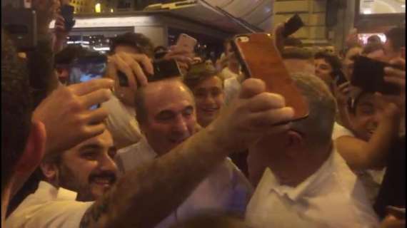 VIDEO FV, Molti tifosi sotto hotel di Commisso