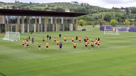 Inizia la rifinitura al Viola Park: clima disteso, c'è anche Dodo. Le immagini