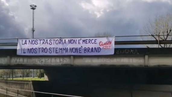 FOTO FV, Altro striscione: "Stemma non è brand"