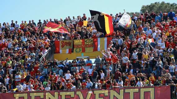 BENEVENTO, Tifosi danno loro sostegno alla squadra