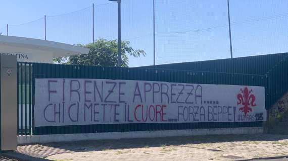 FOTO FV, Striscione al C. Sportivo per Beppe Iachini