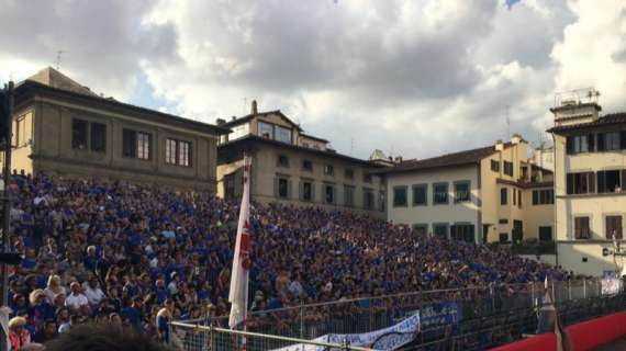 CALCIO STORICO, Rossi battuti: finale Azzurri-Bianchi