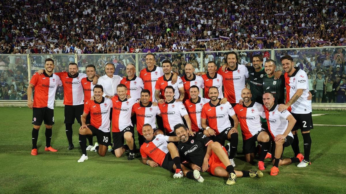 Fiorentina, guarda le leggende viola e impara. Firenze ha avuto campioni e fuoriclasse. Altro che ottavi posti: il bronzo non è oro