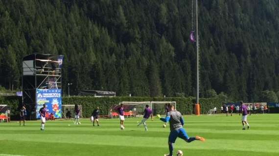 FOTO FV, Viola in campo per il riscaldamento