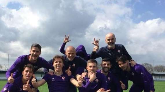 FOTO, Grandi sorrisi tra i viola al centro sportivo