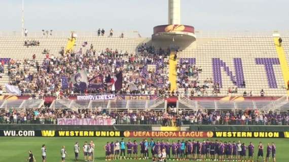 VIDEO FV, L'ingresso in campo: cori dei tifosi