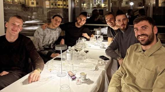 DE GEA, Promessa mantenuta: offre la cena ai portieri