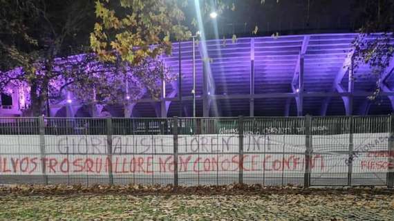 FOTO, Al Franchi striscione contro stampa fiorentina