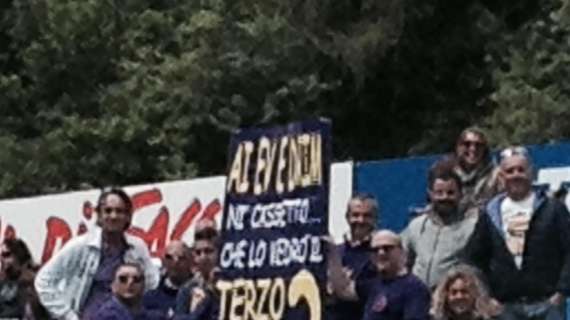 MOENA, Simpatico striscione dei tifosi viola