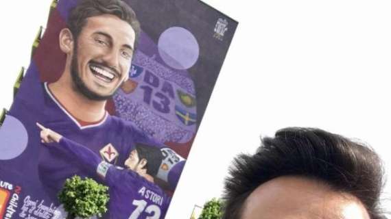 B. ASTORI, Selfie davanti al murale: "Grazie Firenze"