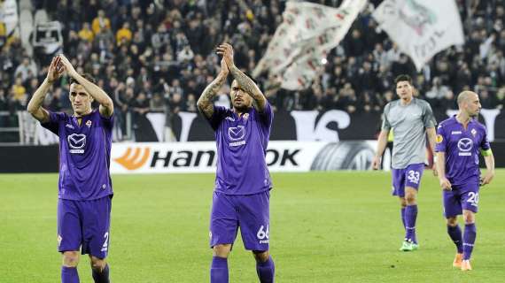 VIDEO-FOTO FV, Giocatori salutano i tifosi viola