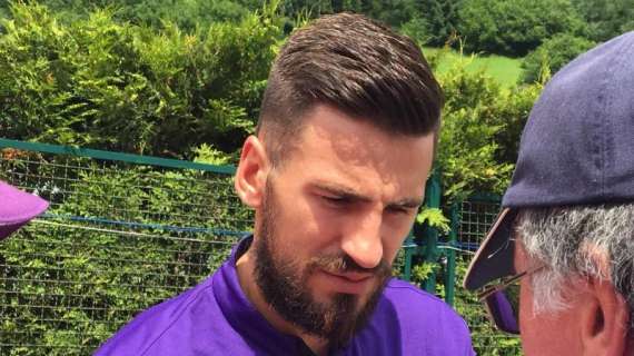 MOENA, Autografi e applausi per i giocatori viola