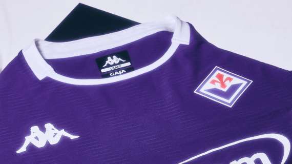 Fiorentina, ecco la nuova maglia che esordirà col Bologna: il richiamo al 1999-2000