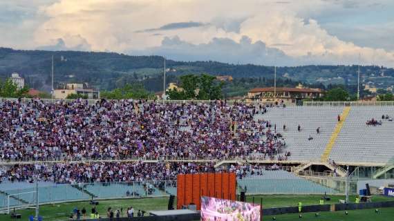 FRANCHI, Applausi per Joe Barone nel pre-partita