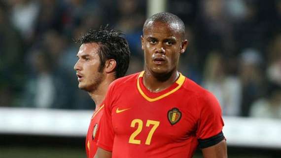 KOMPANY, Il difensore rinnova con il Man.City