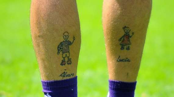 FOTO FV, Borja e il tattoo... in maglia viola