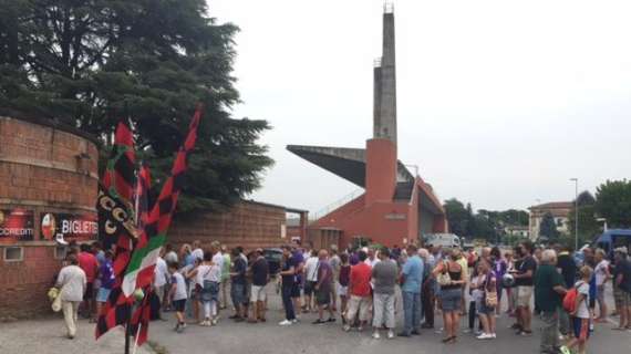 FOTO FV, Tifosi viola in coda. Il campo del Porta Elisa