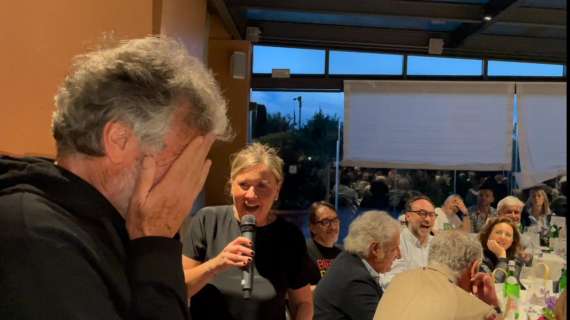 Le lacrime di Alberto Malesani al coro in suo onore: emozione alla festa del Viola Club Firenze 2005