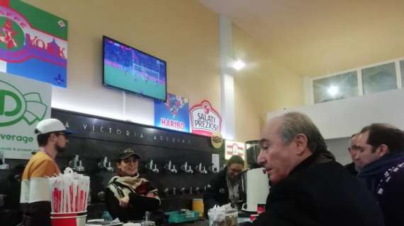 FOTO FV, Commisso e il caffè al bar dello stadio