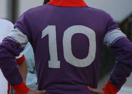 E SE RITIRASSIMO LA MAGLIA VIOLA NUMERO 10?