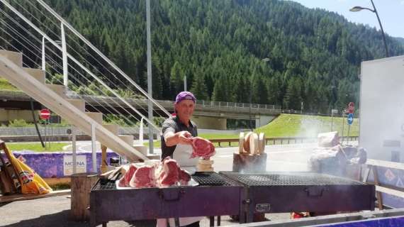 FOTO FV, A Moena pronte le bistecche per Bigica