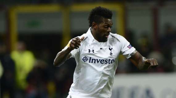 TOTTENHAM, Adebayor trattenuto dal presidente