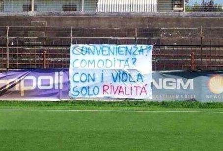 FOTO FV, Striscione a Empoli: "Coi viola solo rivalità"